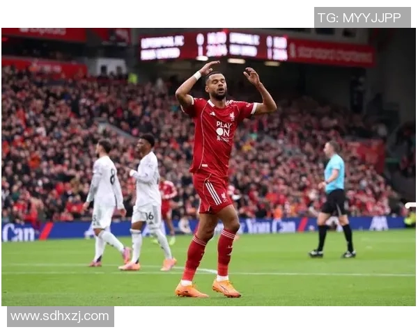 曼联逆袭夺英超榜首!切尔西颓势难挽,利物浦蓝月亮紧随其后 曼联逆袭夺英超榜首!切尔西颓势难挽,利物浦蓝月亮紧随其后