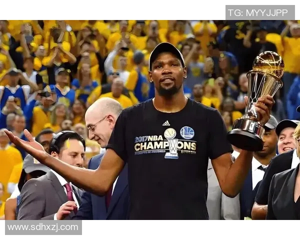 勇士队主帅凯文·杜兰特确认将重返赛场参加季后赛：期待他的表现！