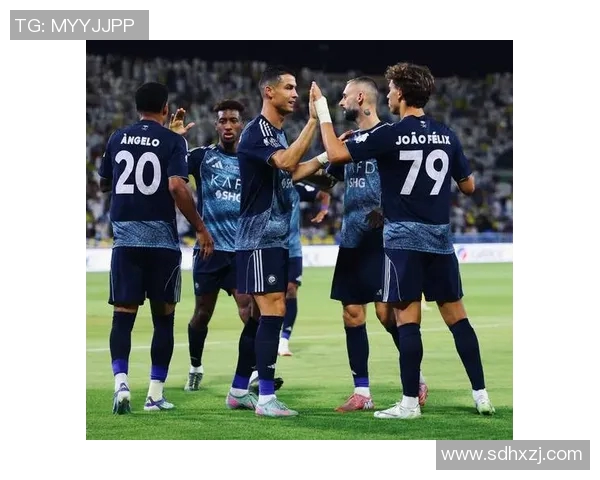 尤文图斯击败AC米兰,继续领跑意甲积分榜,C罗梅开二度表现抢眼